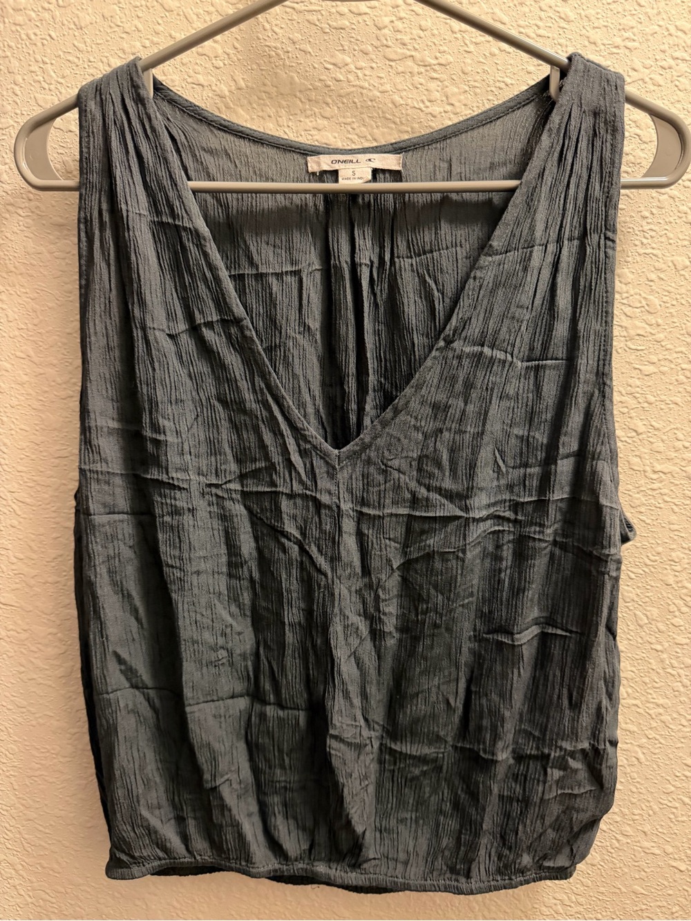 O'Neill Women's V-Neck Textured Sleeveless Tank